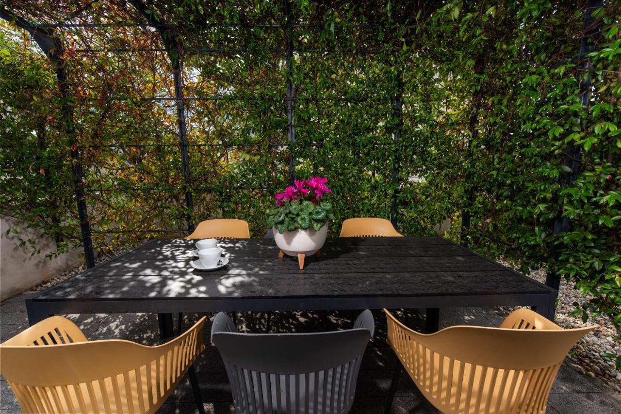 Apart Residence Galant Ровинь Экстерьер фото