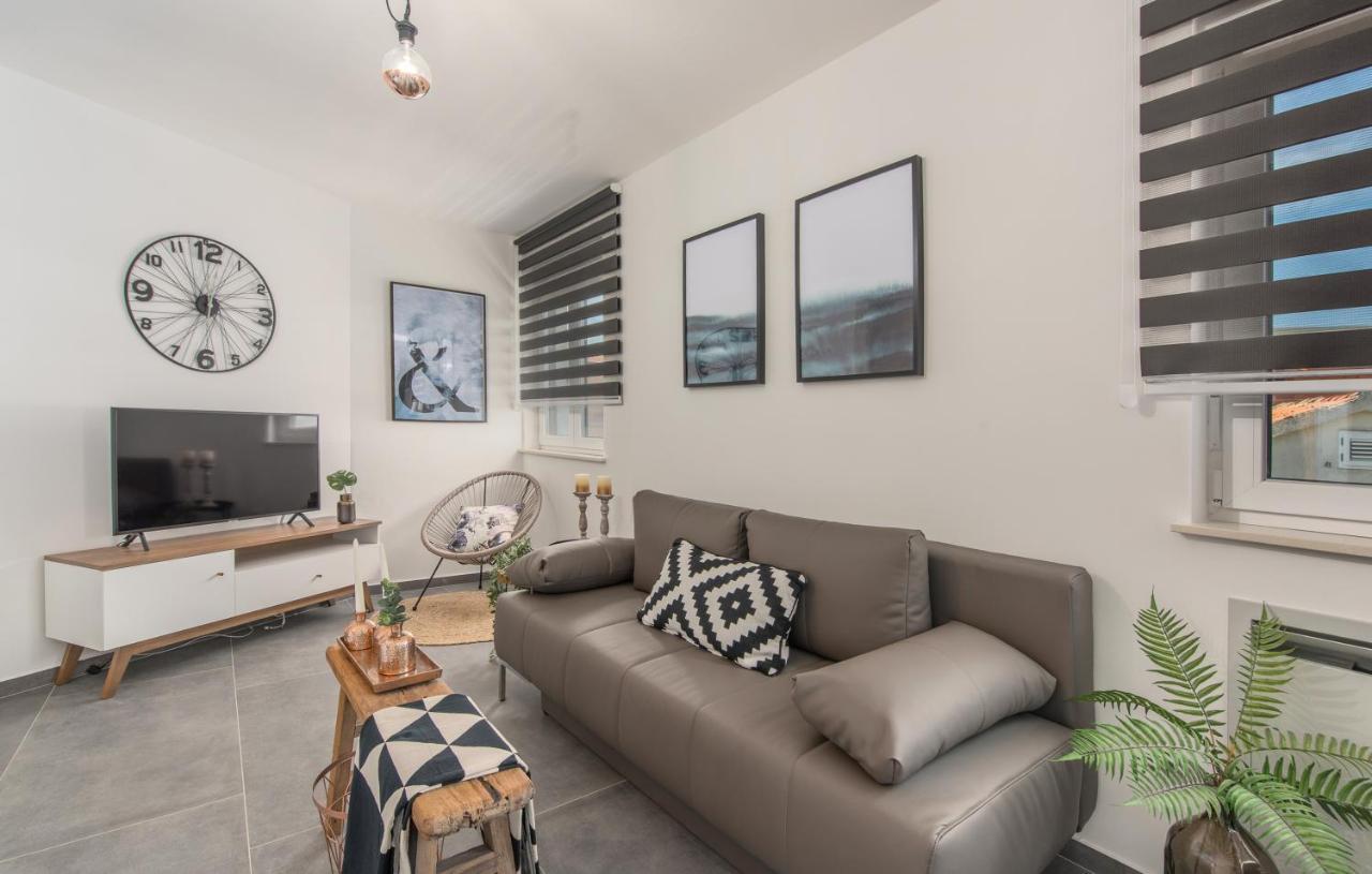 Apart Residence Galant Ровинь Экстерьер фото