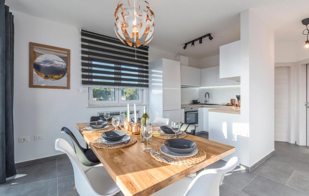 Apart Residence Galant Ровинь Экстерьер фото