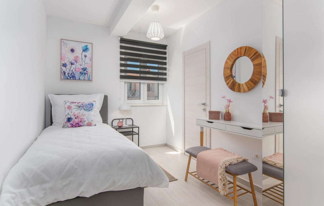 Apart Residence Galant Ровинь Экстерьер фото