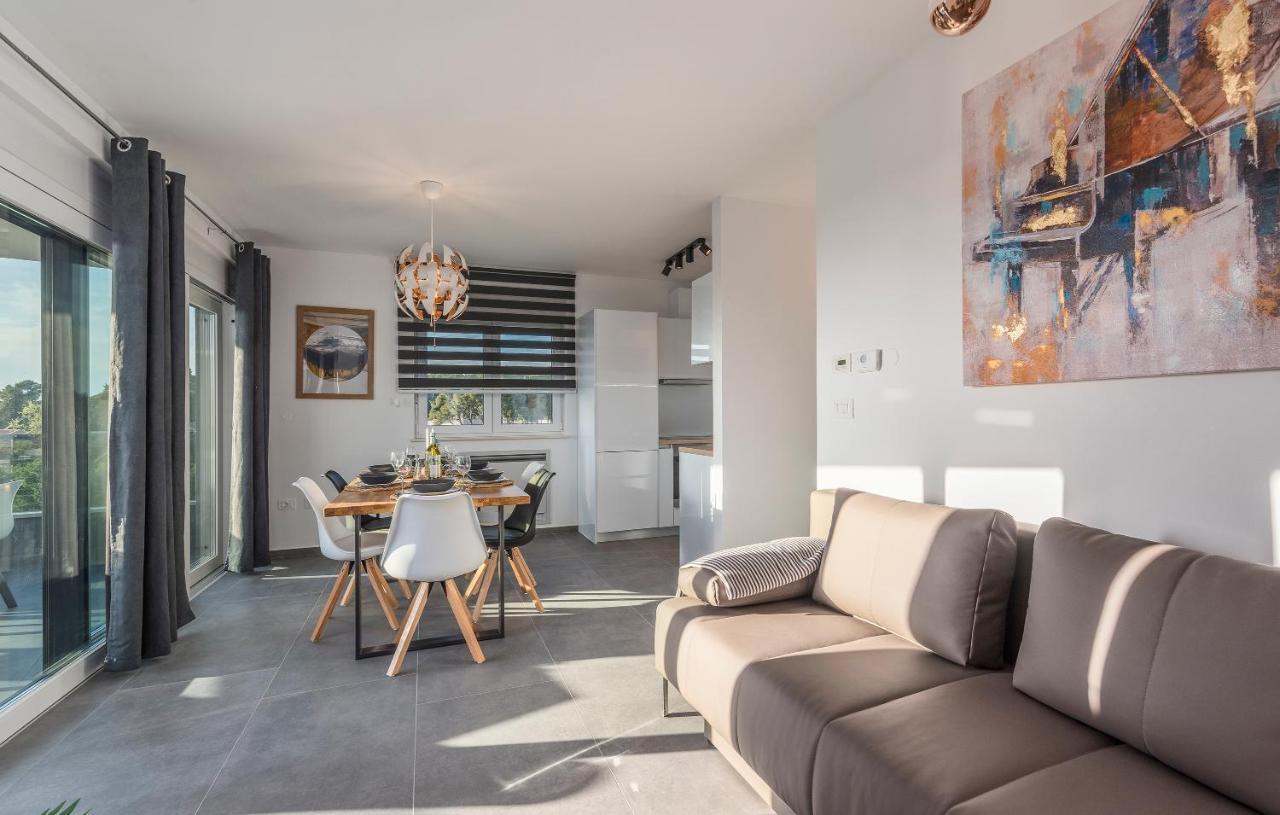 Apart Residence Galant Ровинь Экстерьер фото