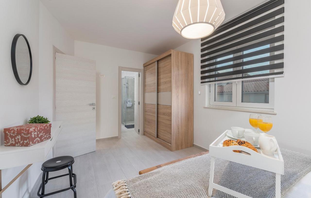 Apart Residence Galant Ровинь Экстерьер фото