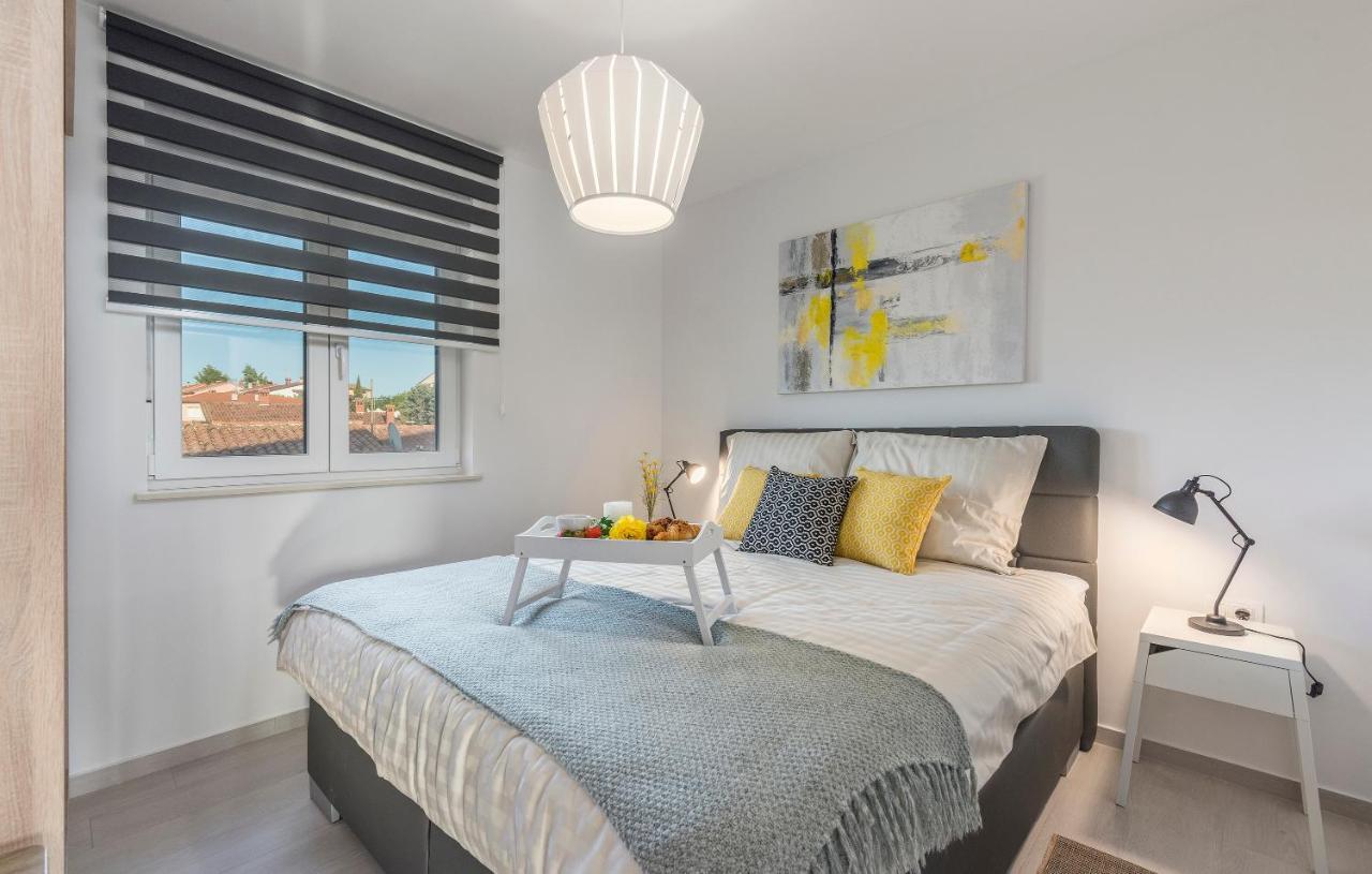 Apart Residence Galant Ровинь Экстерьер фото