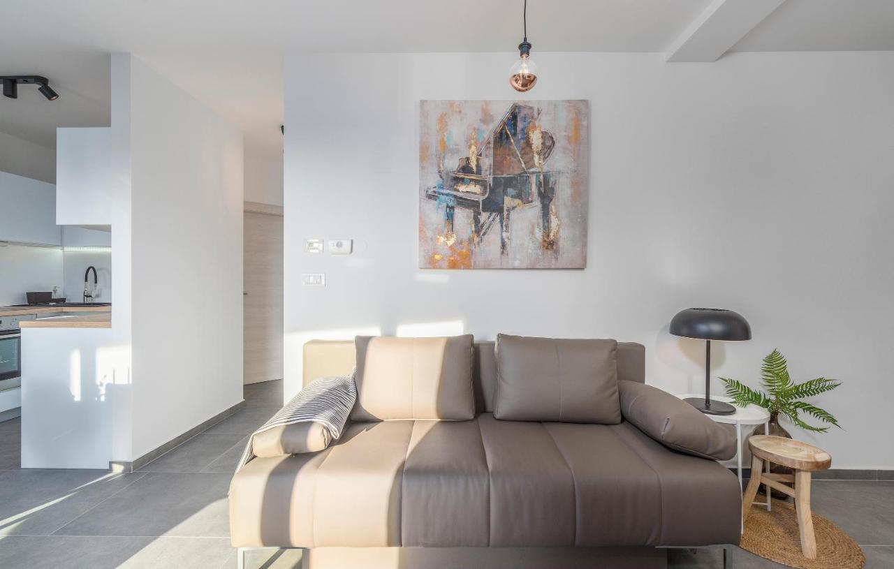 Apart Residence Galant Ровинь Экстерьер фото